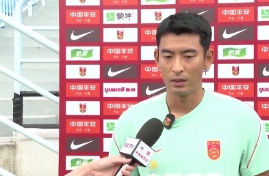 王子铭:赵松源很有潜力处理球比较冷静,年轻球员心态比较好 王子铭:赵松源很有潜力处理球比较冷静,年轻球员心态比较好