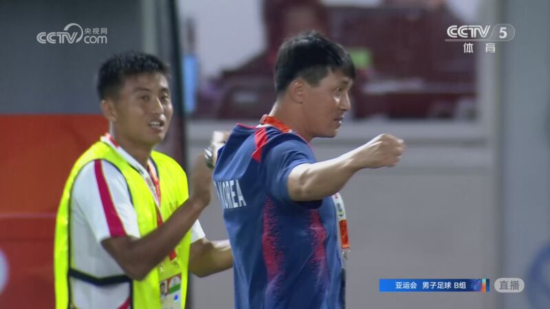 亚运开门红!U23国足2-1逆转朝鲜 37岁吴曦29岁张玉宁均传射建功 亚运开门红!U23国足2-1逆转朝鲜 37岁吴曦29岁张玉宁均传射建功