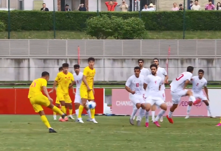 亚运会-U23国足0-0伊朗U23 小组第2末轮将战阿联酋 吴曦远射中框