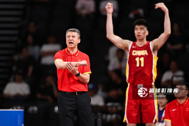 媒体人:中国男篮这封闭集训究竟练了啥 攻防两端看不到一点体系 媒体人:中国男篮这封闭集训究竟练了啥 攻防两端看不到一点体系