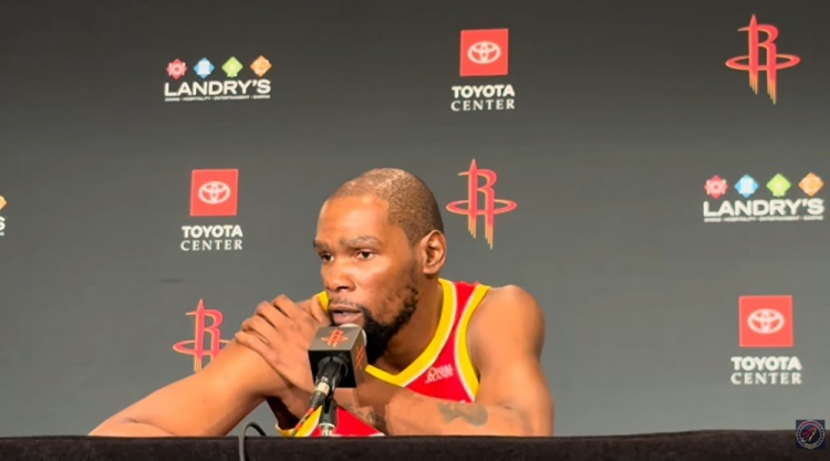 打湖人距离复出有多接近?KD:打不了 我在场上来回跑动都很困难 打湖人距离复出有多接近?KD:打不了 我在场上来回跑动都很困难